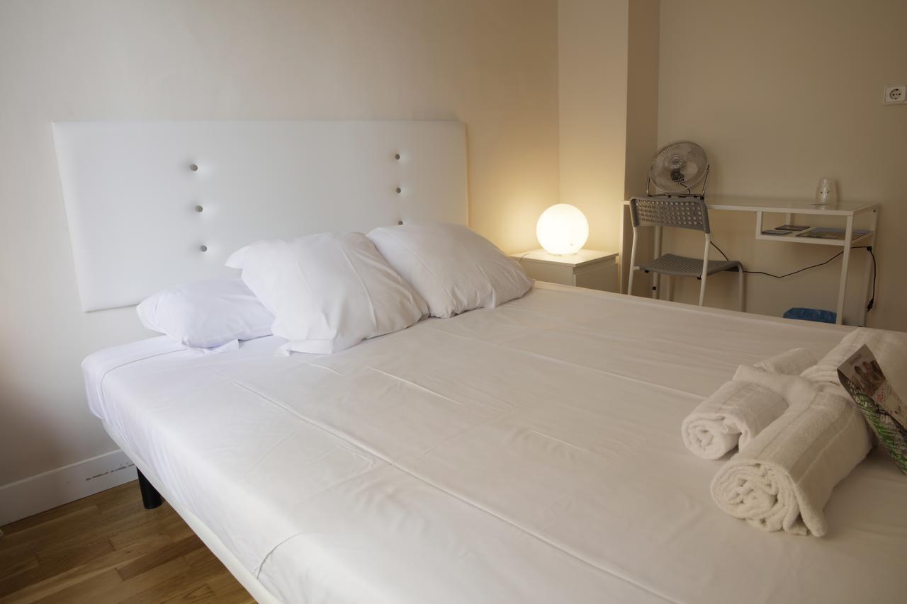 Angel Guimera Rooms & Breakfast บาเลนเซีย ภายนอก รูปภาพ