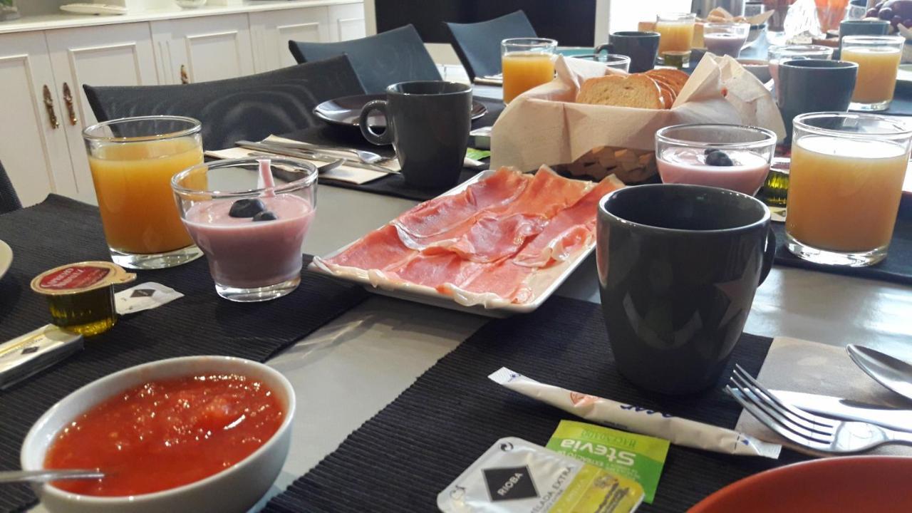 Angel Guimera Rooms & Breakfast บาเลนเซีย ภายนอก รูปภาพ