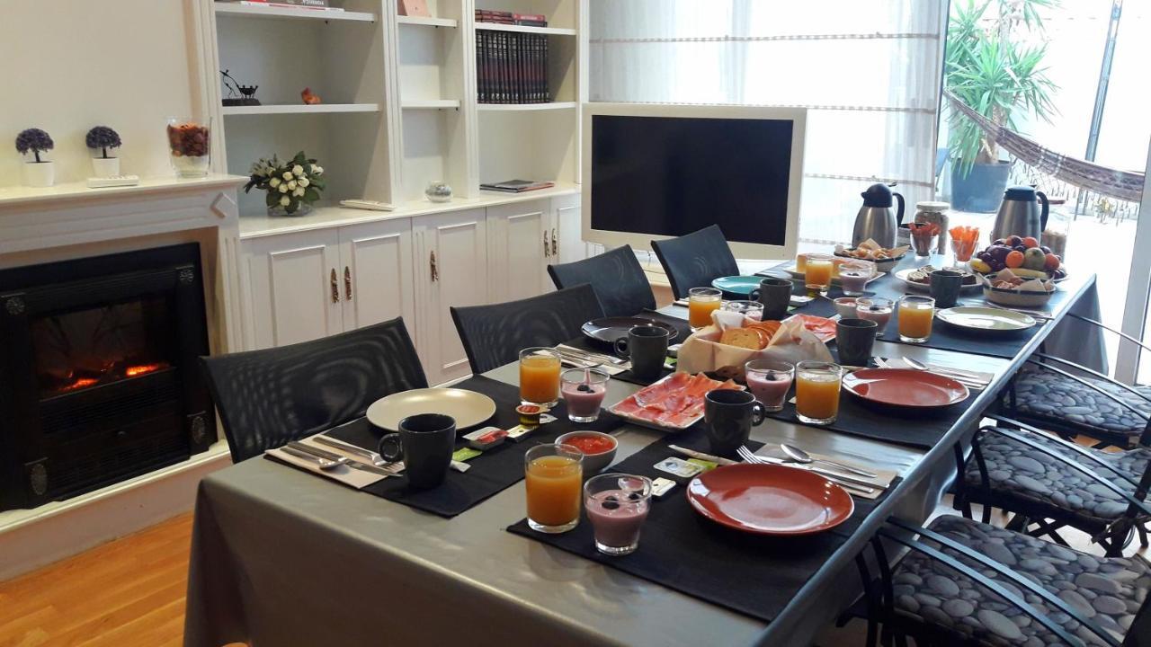Angel Guimera Rooms & Breakfast บาเลนเซีย ภายนอก รูปภาพ